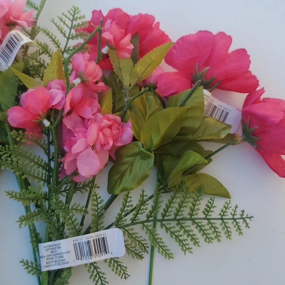 ASSORTED BUNDLE OF PINK FAUX FLOWERS